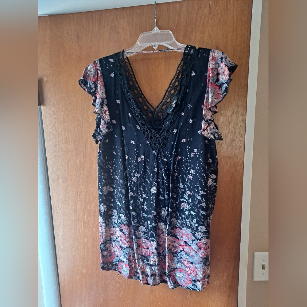 Summer ruffle sleeve top